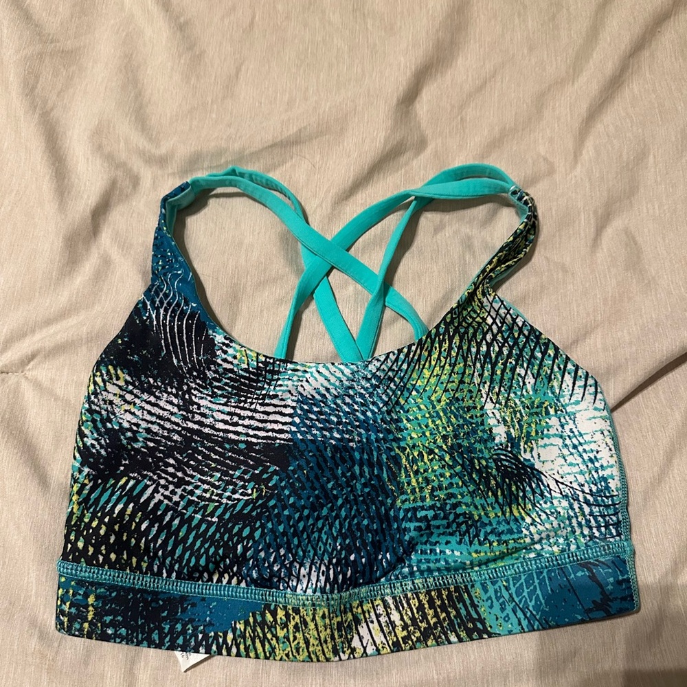 Lululemon energy bra size 4 seawheeze Sports Bra with bra pads hang tag